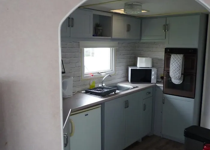 L&G Family Holidays 6 Berth Coral Beach Laura Familys Only And Lead Person Must Be Over 30