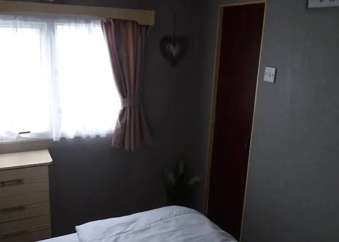 L&G Family Holidays 6 Berth Coral Beach Laura Familys Only And Lead Person Must Be Over 30