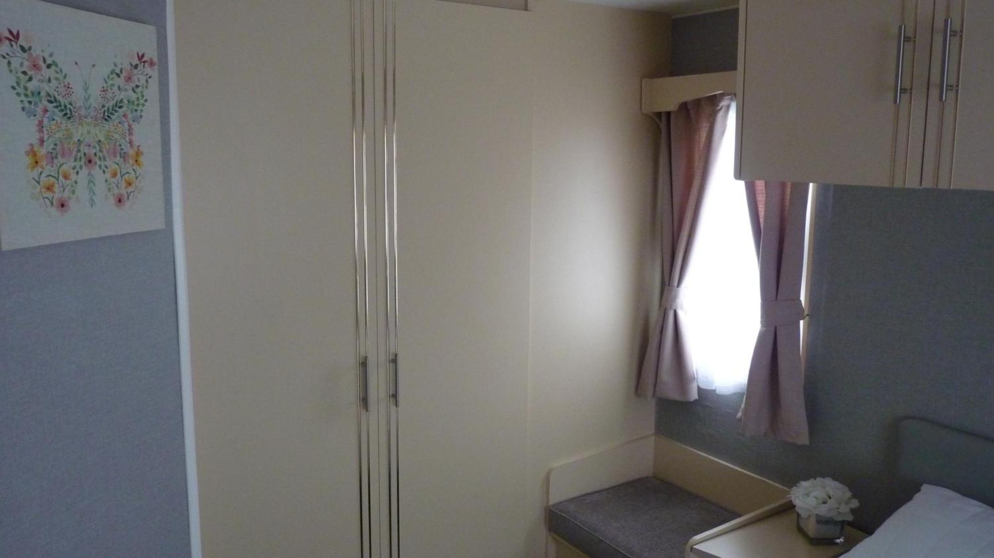 L&g Family Holidays 6 Berth Coral Laura Familys Only And Lead Person Must Be Over 30 * Ingoldmells